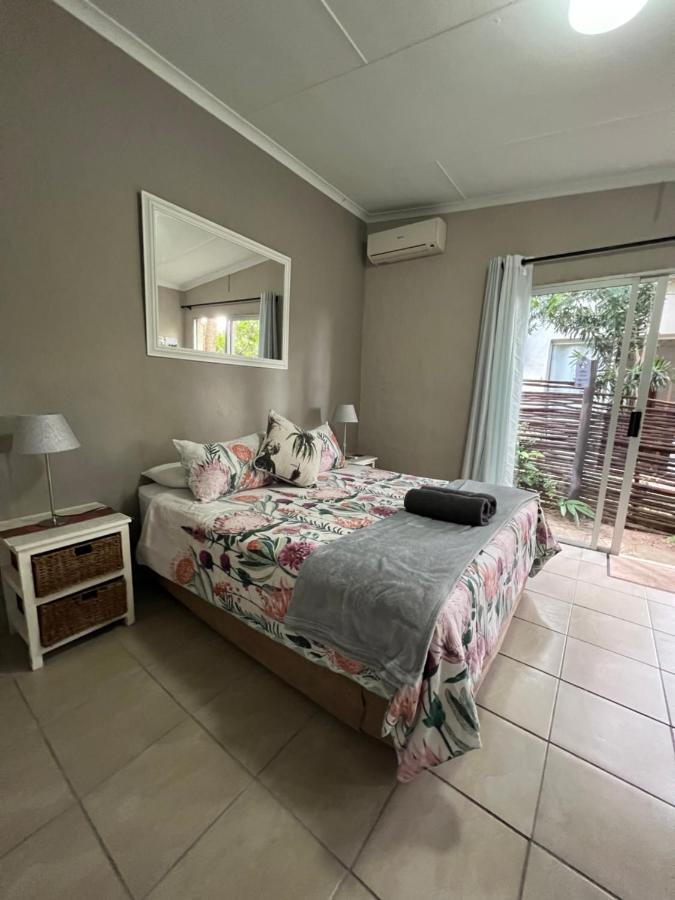 Occi Lodge Mbazwana Екстер'єр фото