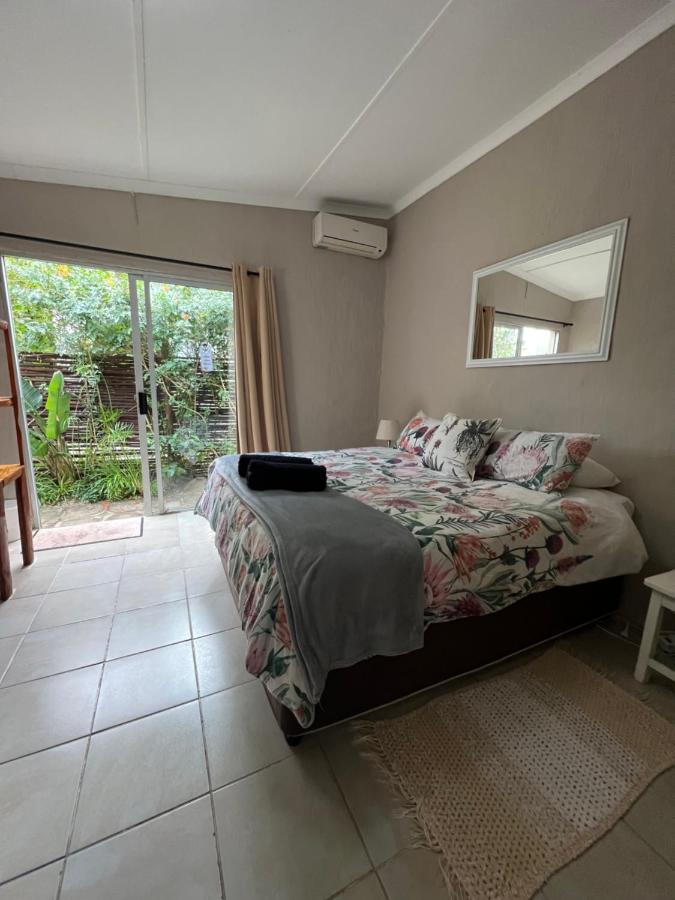 Occi Lodge Mbazwana Екстер'єр фото